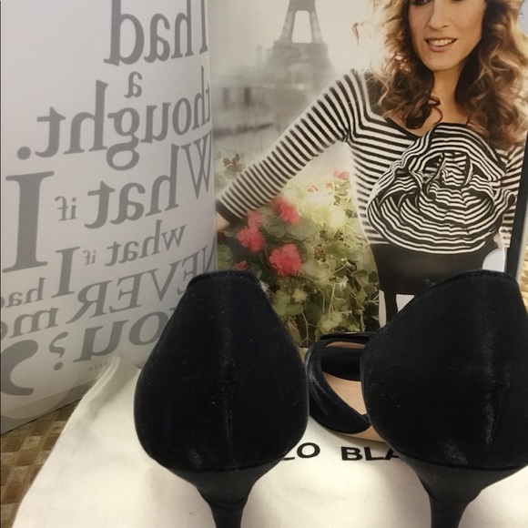 Manolo Blahnik Black Sedaraby D’Orsay heels. - Picture 6 of 6